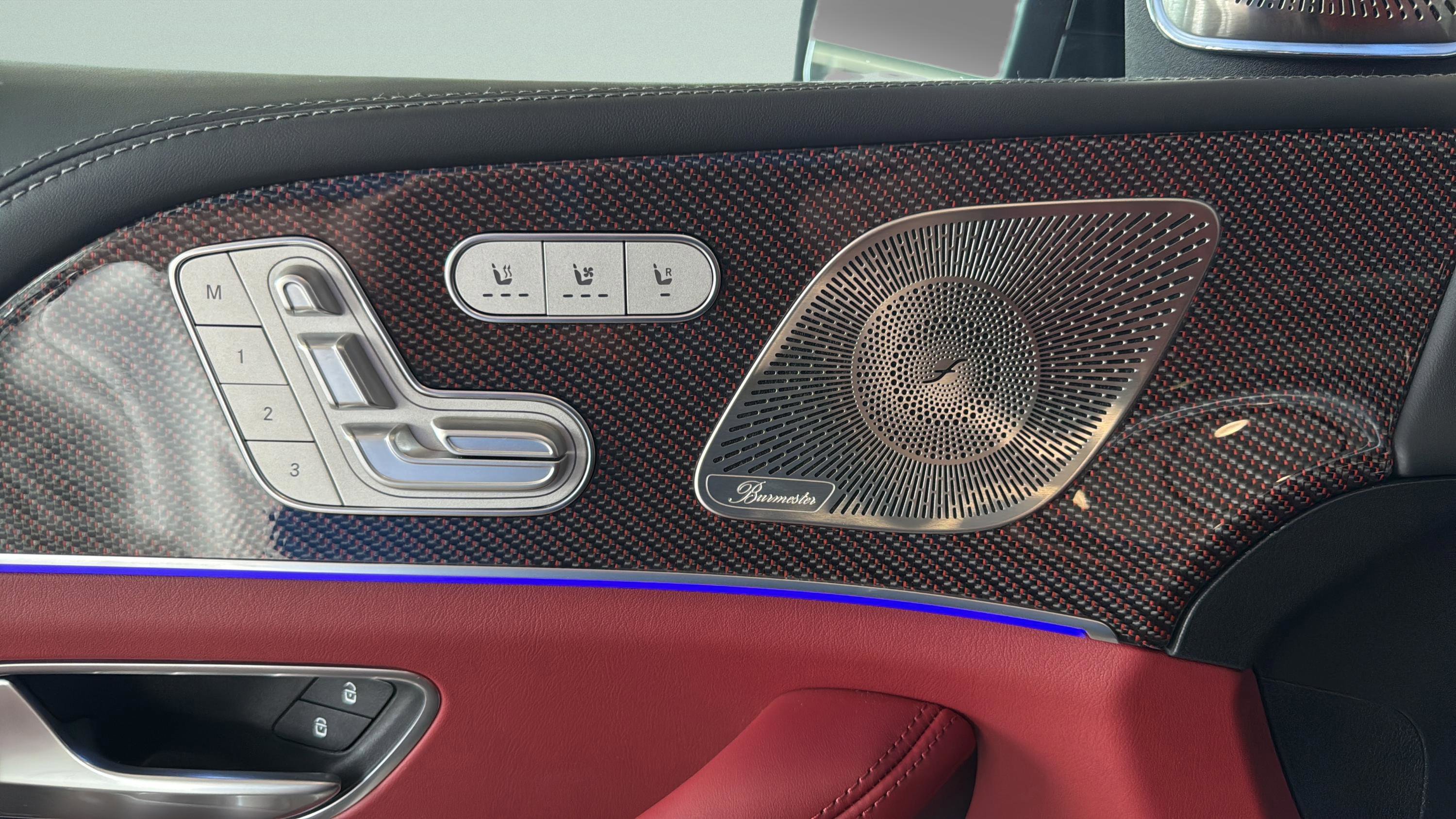 New 2026 MANUFAKTUR Signature Cirrus Silver Magno Mercedes-Benz AMG® GLS 63 image 46