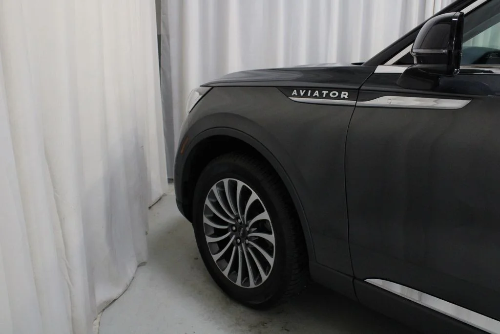 Used 2020 Gray Lincoln Reserve image 31
