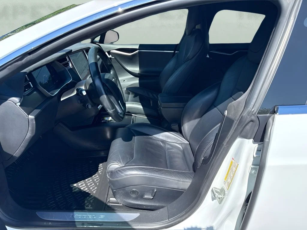 Used 2017  Tesla 75 image 5