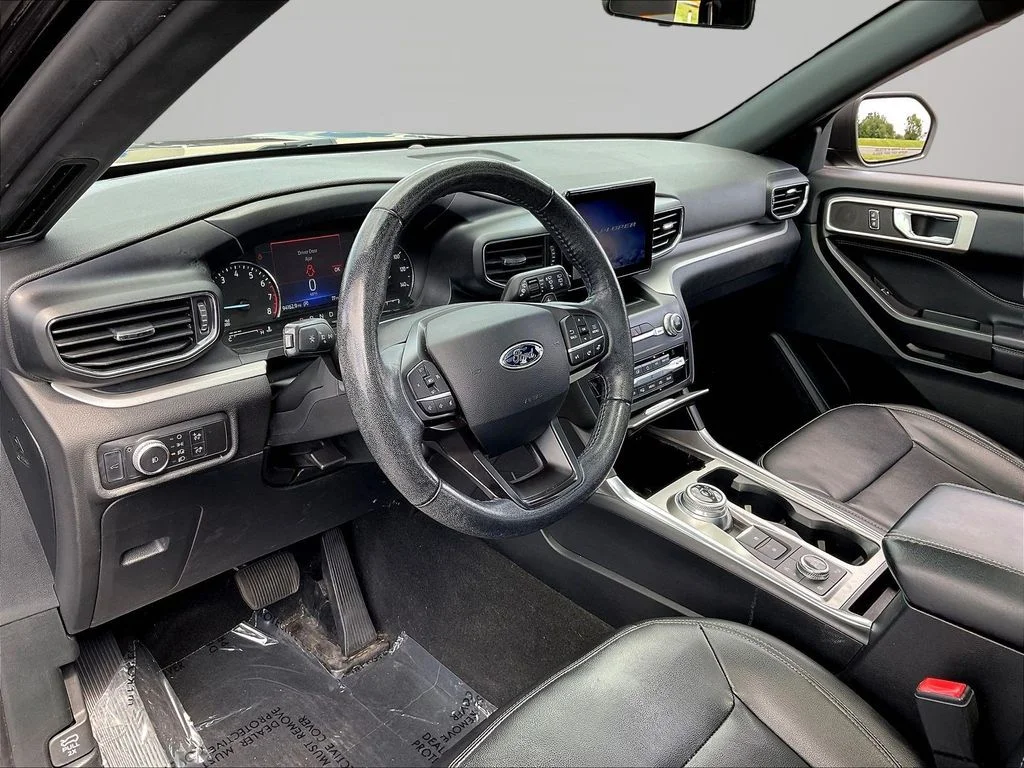 Certified Used 2020 Black Ford XLT image 17