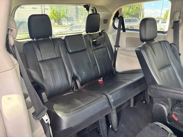 Used 2014 Maximum Steel Metallic Chrysler Touring image 7