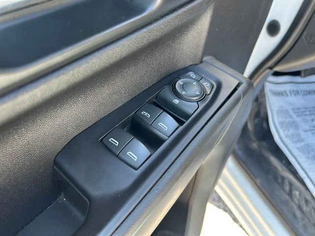 Used 2019 Summit White GMC Base image 11