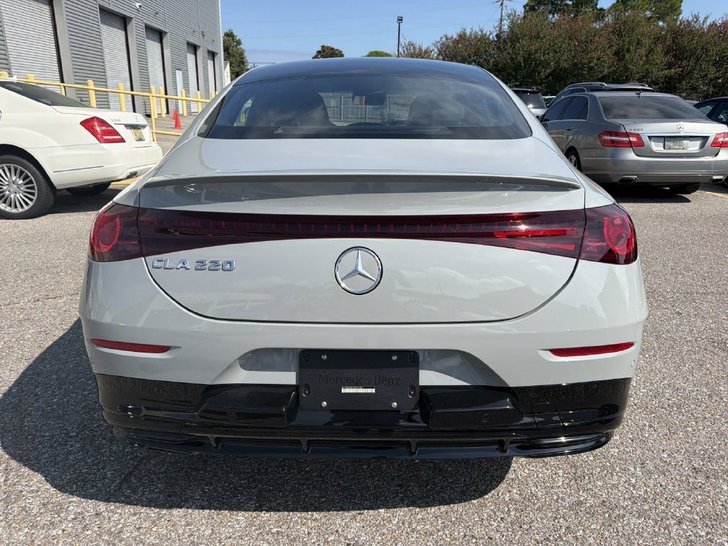 New 2027 MANUFAKTUR Alpine Grey Mercedes-Benz CLA 220 image 4