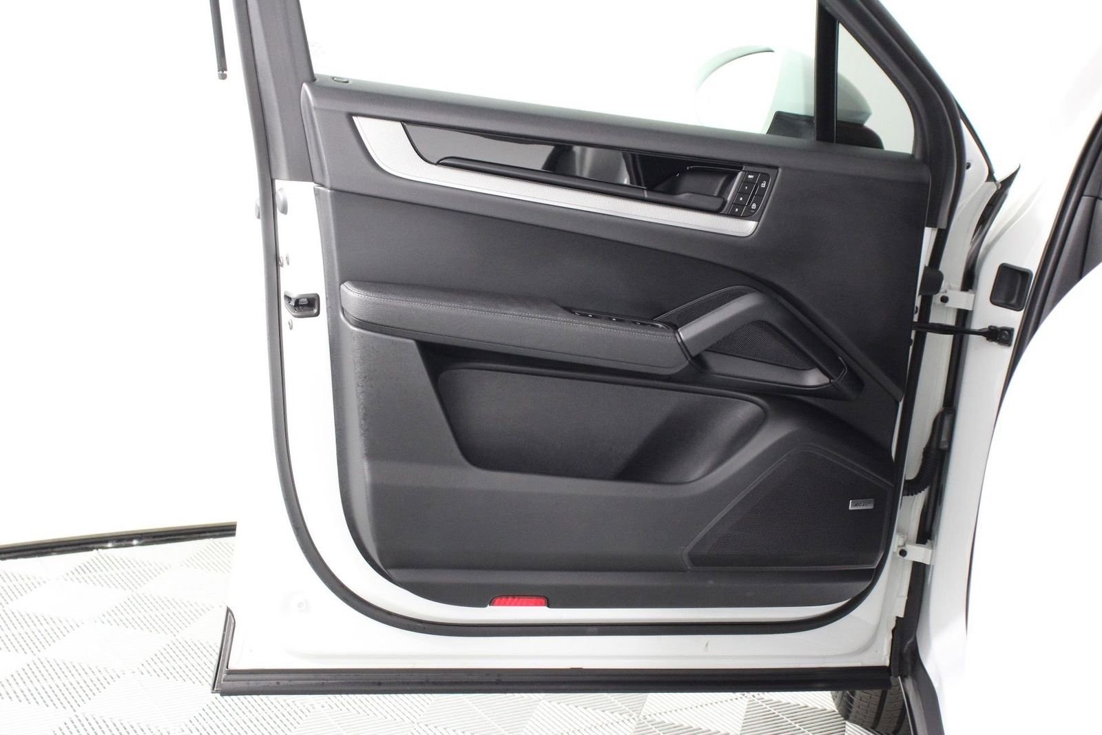 Certified Used 2024 White Porsche  image 20