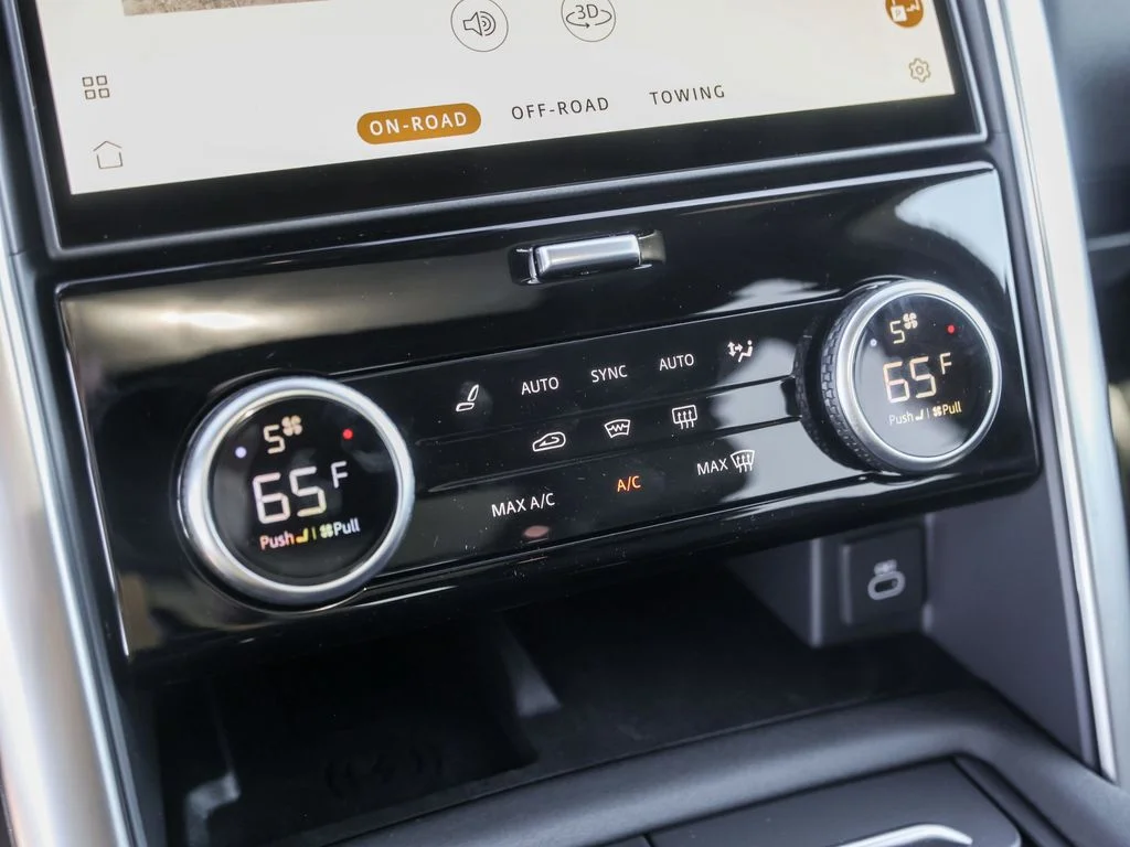 Used 2025 Santorini Black Metallic Land Rover S image 24