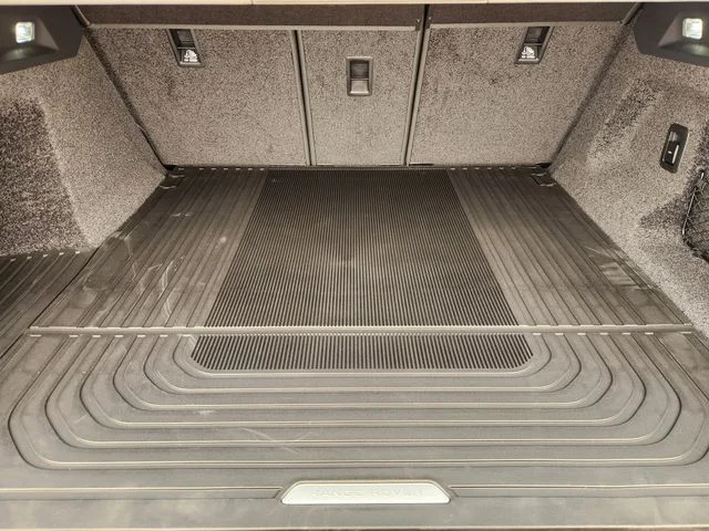 New 2026 Fuji White Land Rover SE image 22