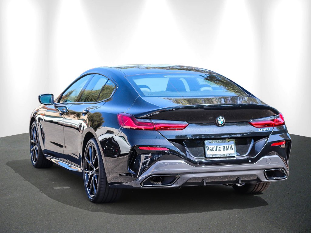 2026 BMW 8 Series photo 4