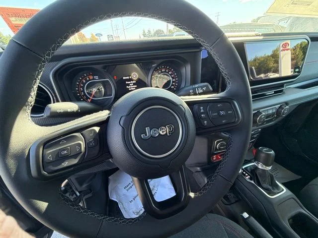 New 2026 Granite Crystal Metallic Clear-Coat Exterior Paint Jeep  image 16