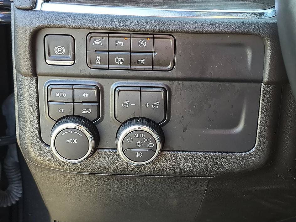 Certified Used 2025 Dark Ash Metallic Chevrolet Premier image 21