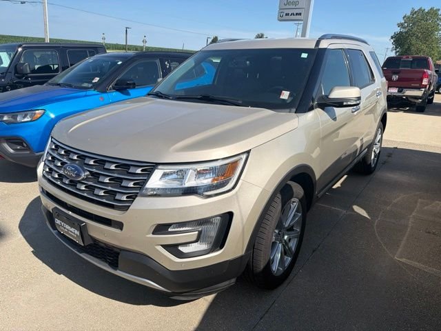 Used 2017 Gold Ford Limited image 2