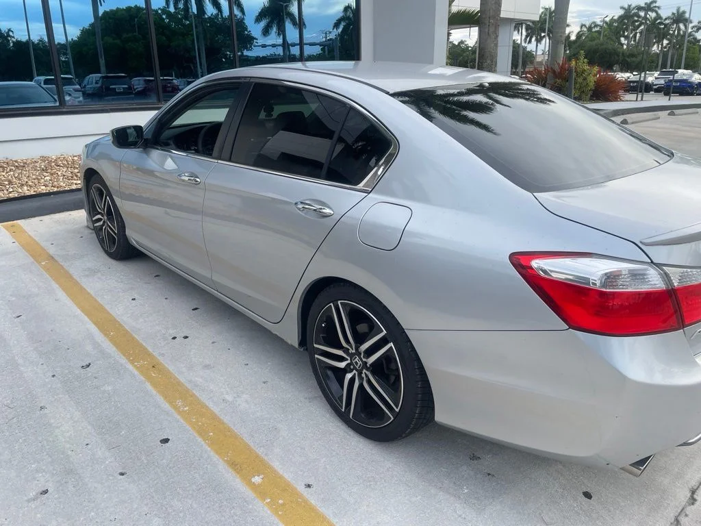 Used 2014 Alabaster Silver Metallic Honda Sport image 7