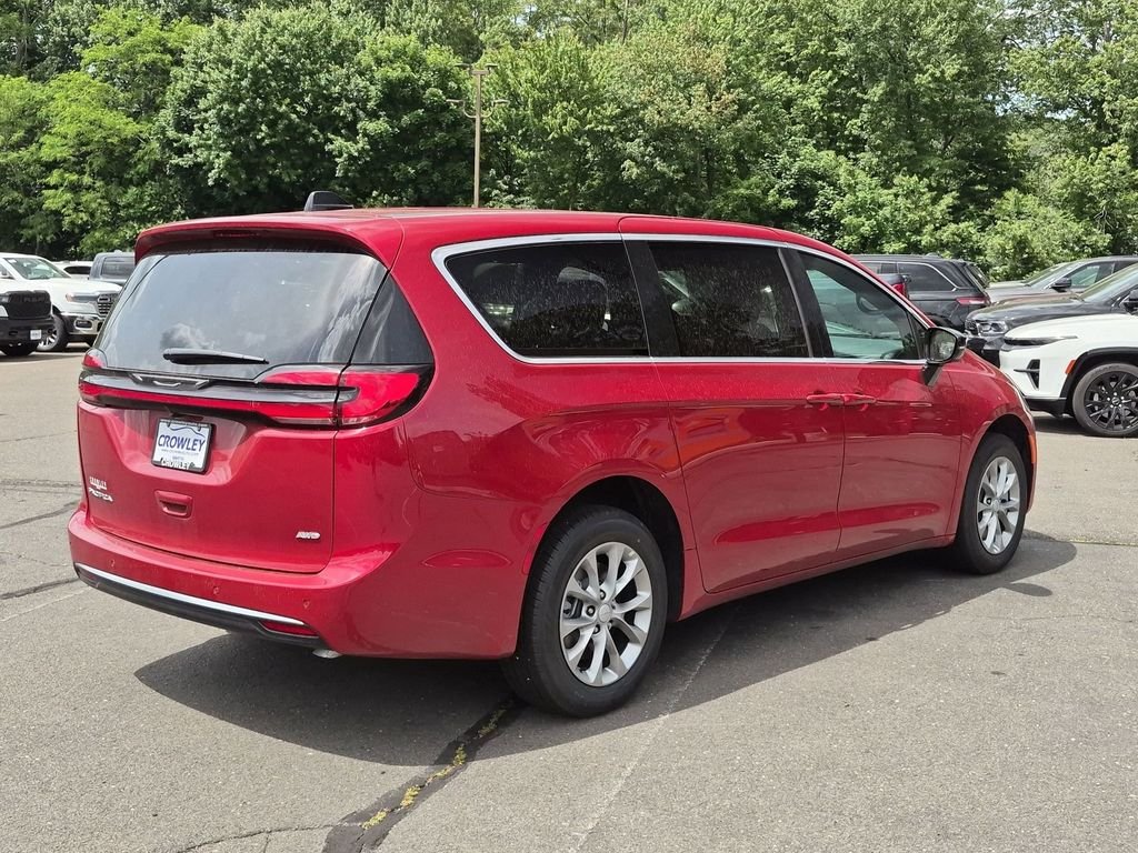 New 2027 Red Hot Pearl-Coat Exterior Paint Chrysler Select image 3