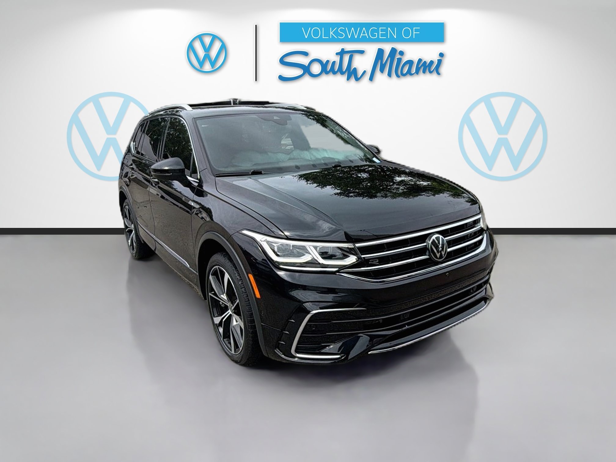Certified Used 2024 Deep Black Volkswagen SEL R-Line image 1