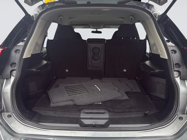 Used 2018 Gray Nissan SV image 32