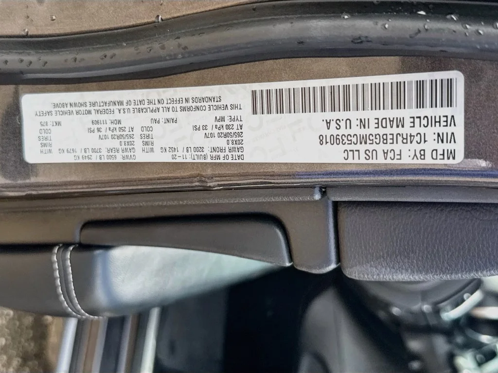 Used 2021 Gray Jeep Limited image 36