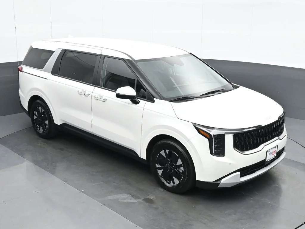 Used 2026 White Kia LXS image 26