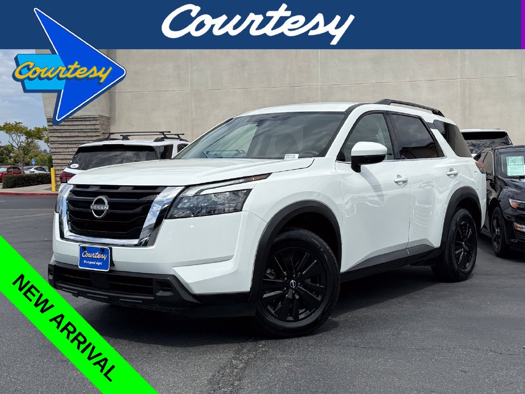 Used 2025 White Nissan SV image 1