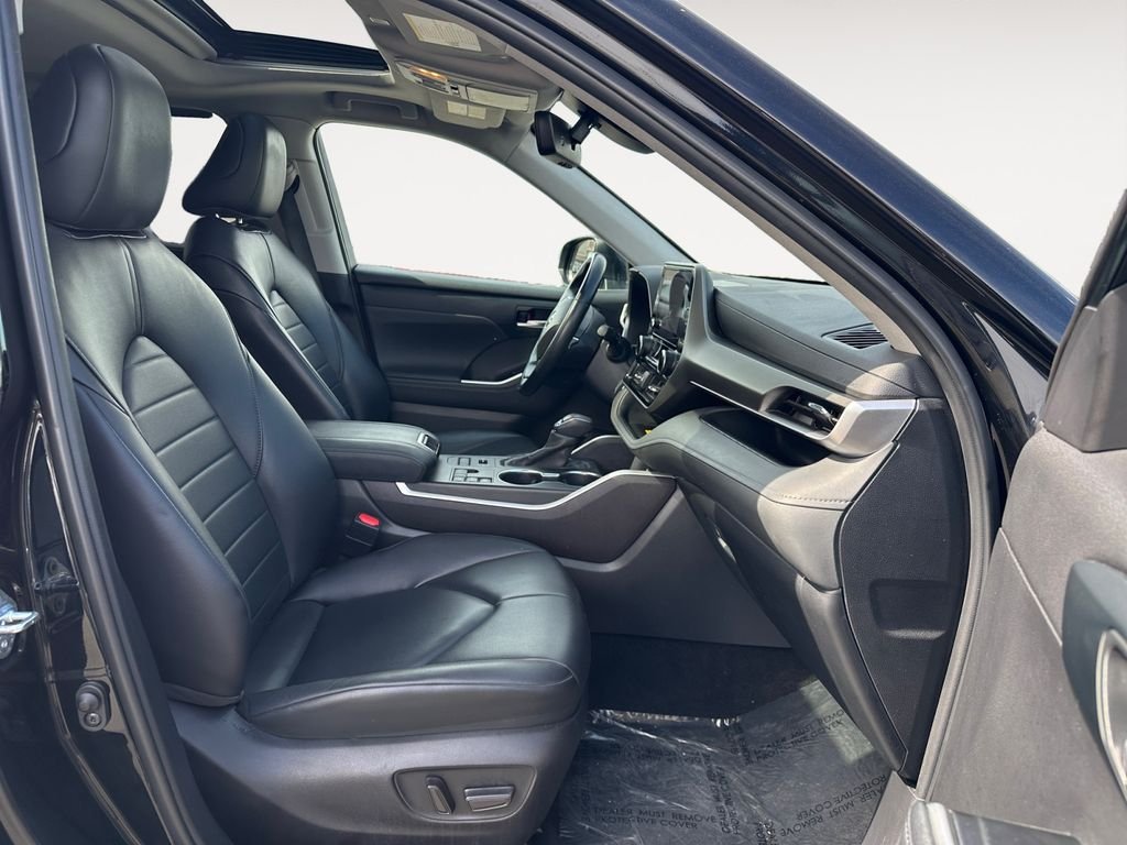 Used 2024 Black Toyota XLE image 15