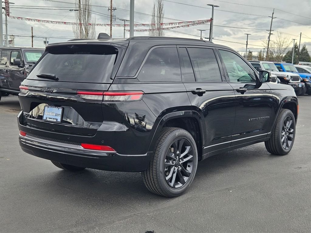 New 2026 Diamond Black Crystal Pearl-Coat Exterior Paint Jeep Limited Reserve image 6