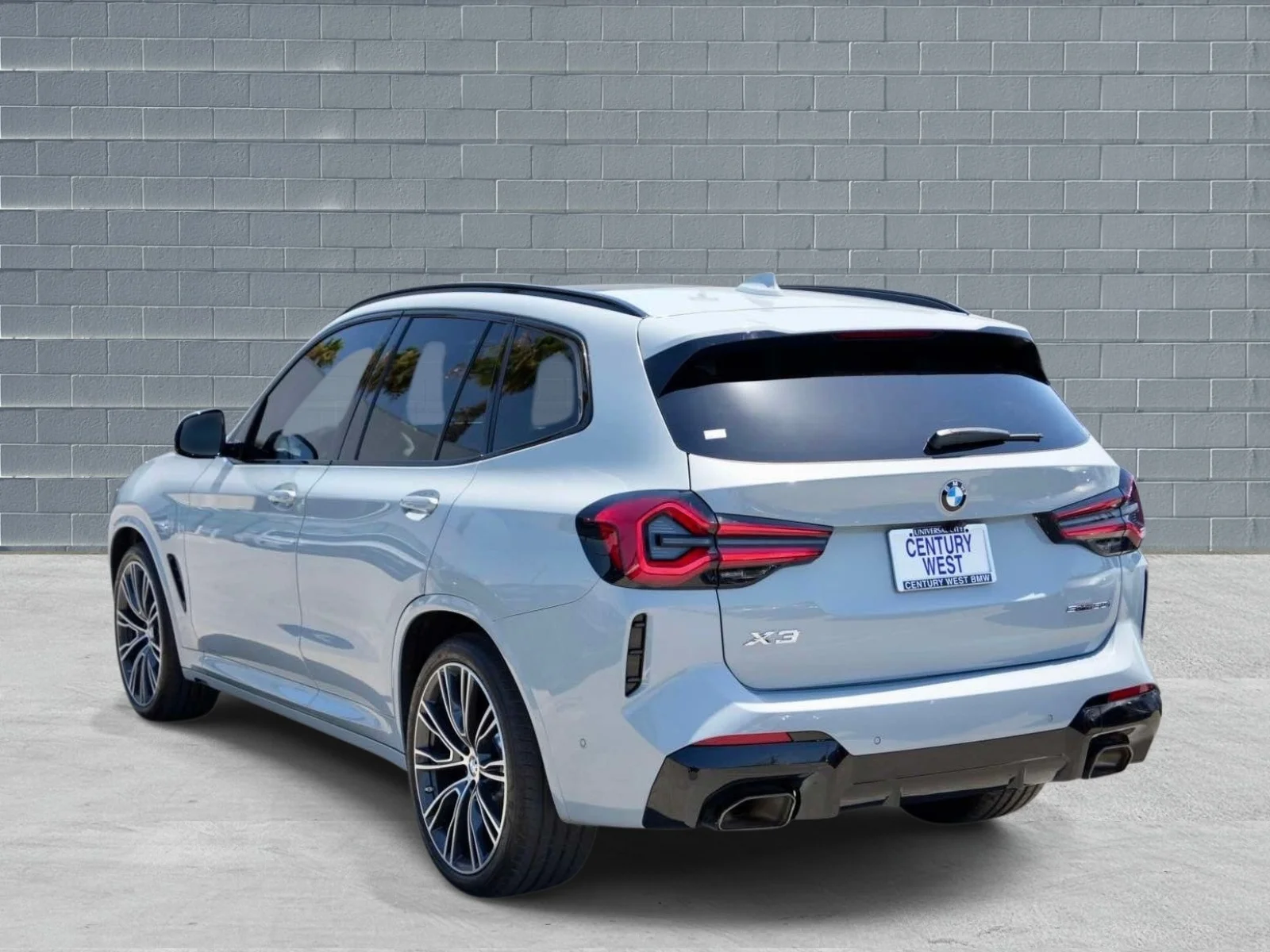 Certified Used 2023 Brooklyn Grey Metallic BMW sDrive30i Sports Activity Vehicle South Africa image 3