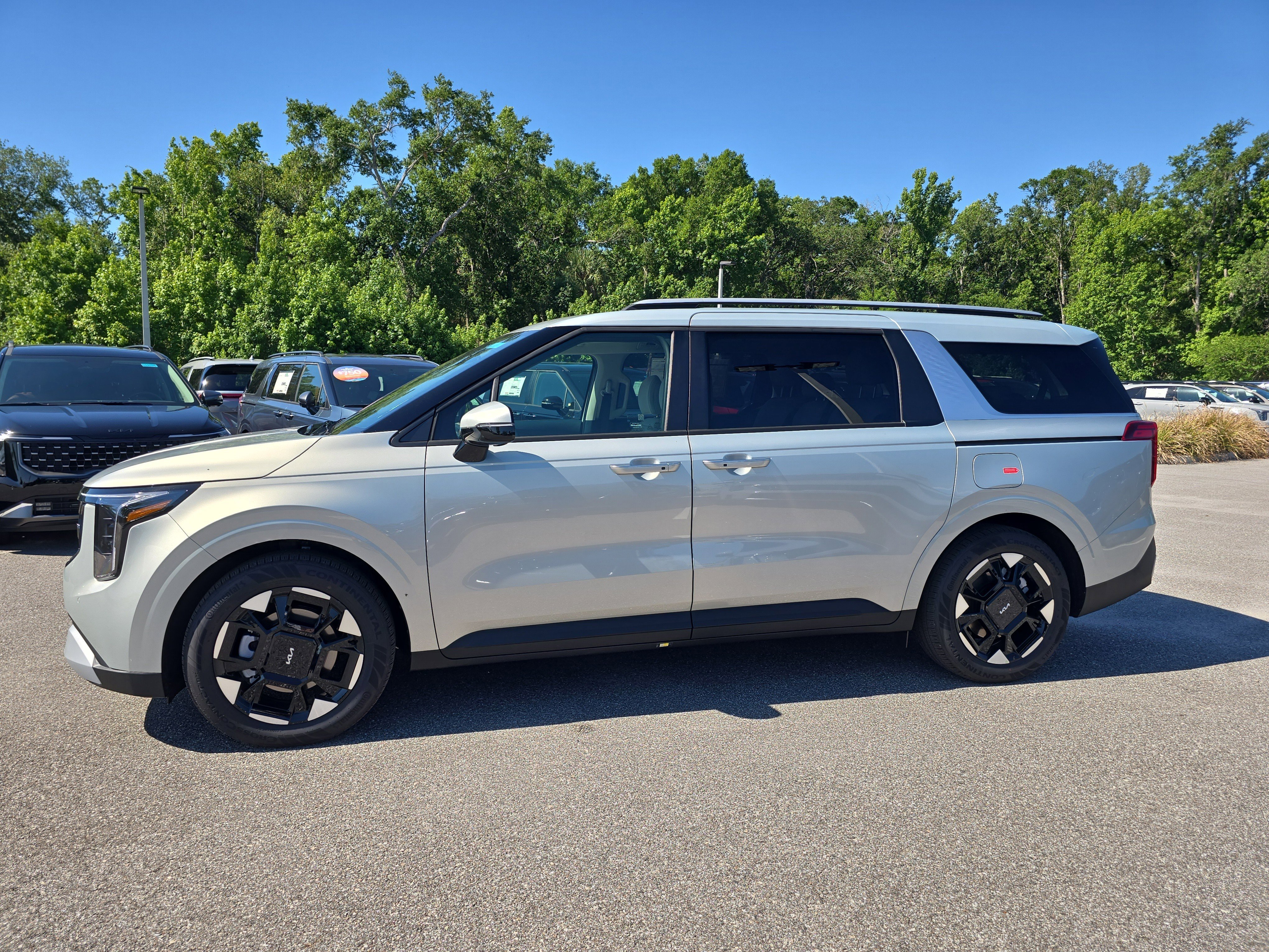 New 2026 Ivory Silver Kia EX image 5