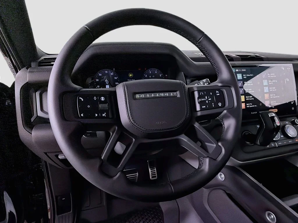 New 2026 Santorini Black Land Rover V8 image 11