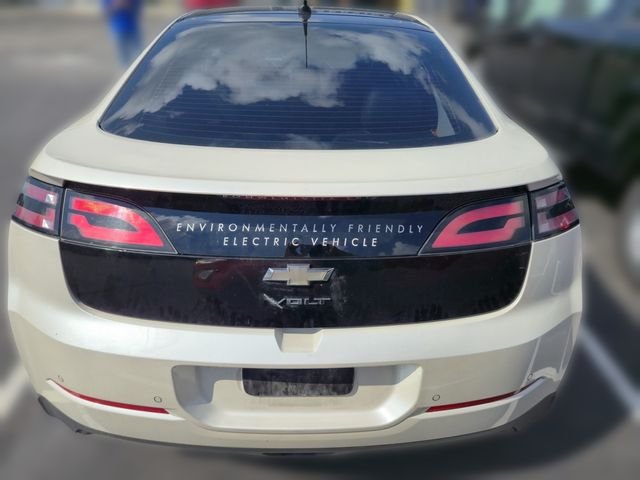Used 2012 White Diamond Pearl Chevrolet Base image 6