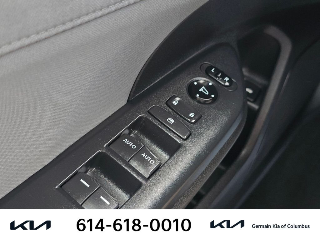 Used 2017  Honda EX image 27
