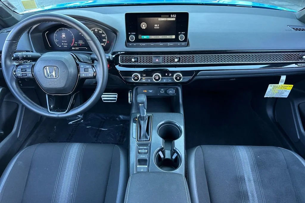 Used 2024  Honda Sport image 13