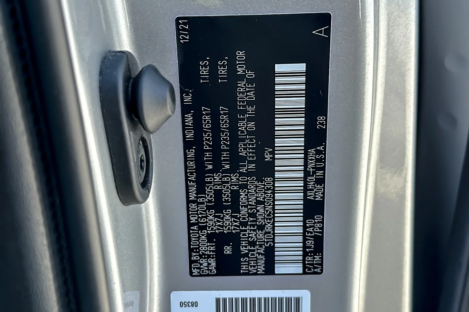 Used 2022 CELESTIAL SILVER MET Toyota XLE image 29