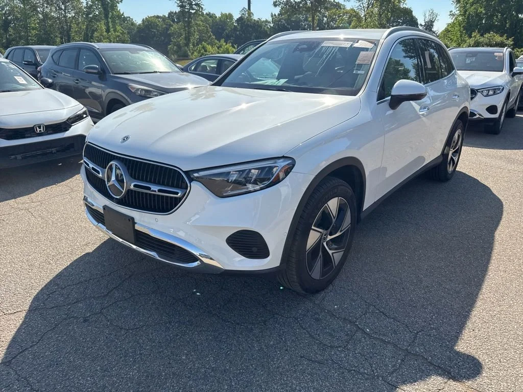 2023 Mercedes-Benz GLC GLC 300's photo