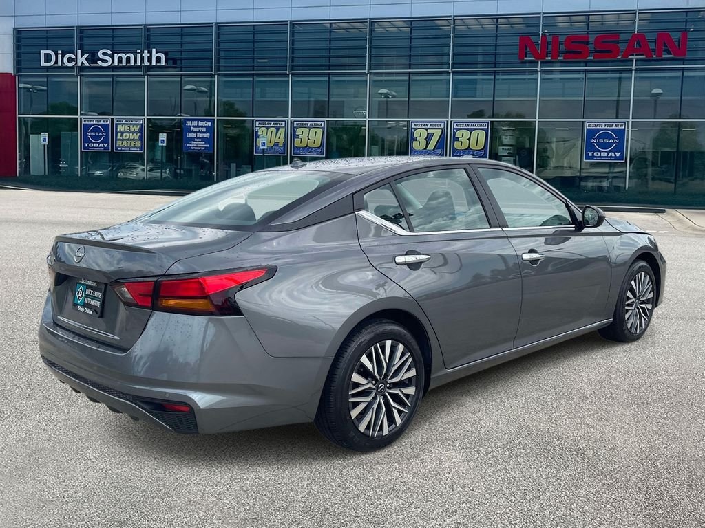 Used 2025 Gray Nissan 2.5 SV image 6