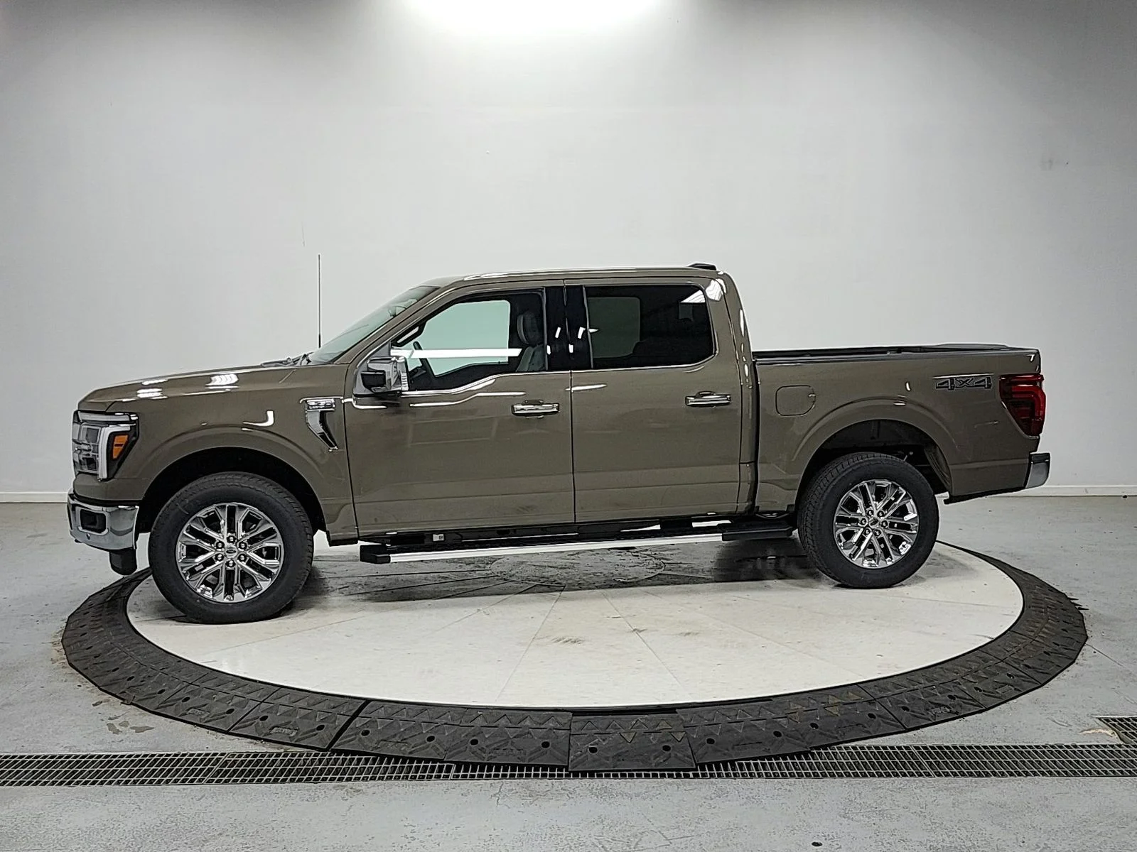 New 2026 Gray Ford Lariat image 4