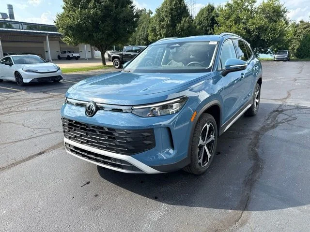 New 2026 Monterey Blue Pearl Volkswagen SE image 3