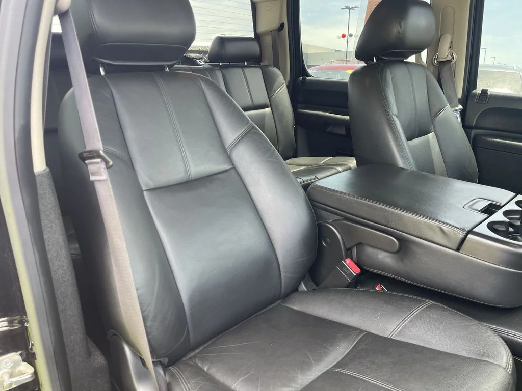 Used 2014 Black Chevrolet LT image 26