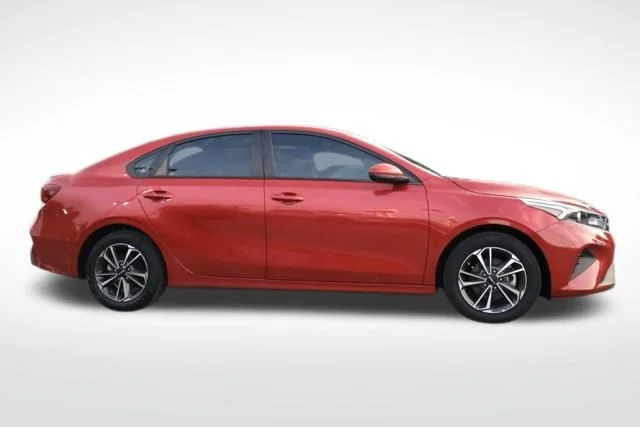 Used 2024 Red Kia LXS image 13