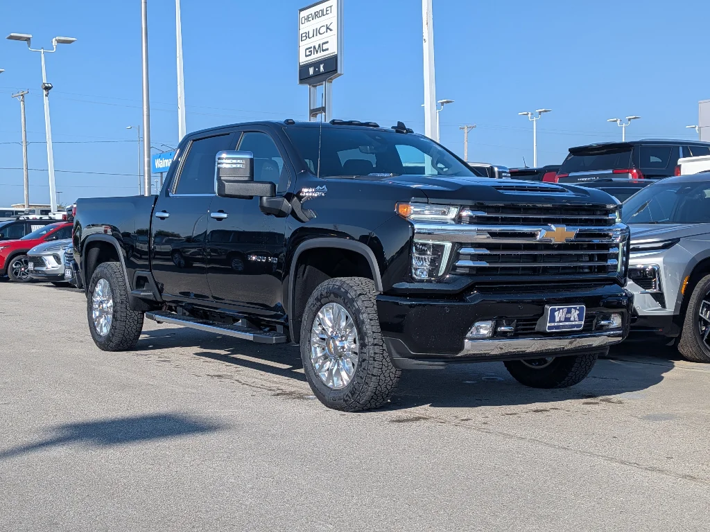 Used 2023 BLACK Chevrolet High Country image 1
