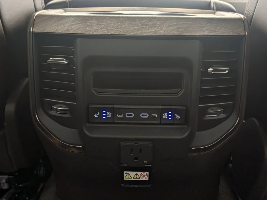 New 2026 Black RAM Limited Longhorn - - 4x4 - 5.7L HEMI V8 eTorque - Premium Leather - Pano Sunroof & More! image 29