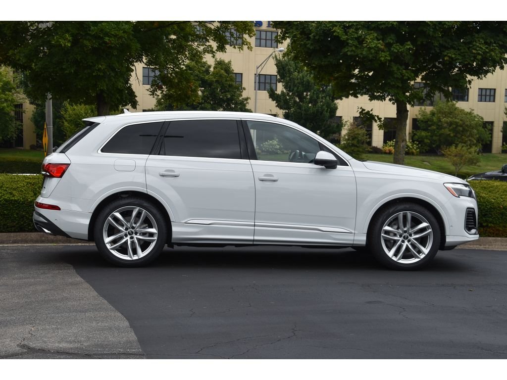 Used 2025 Whi Audi Premium Plus image 3