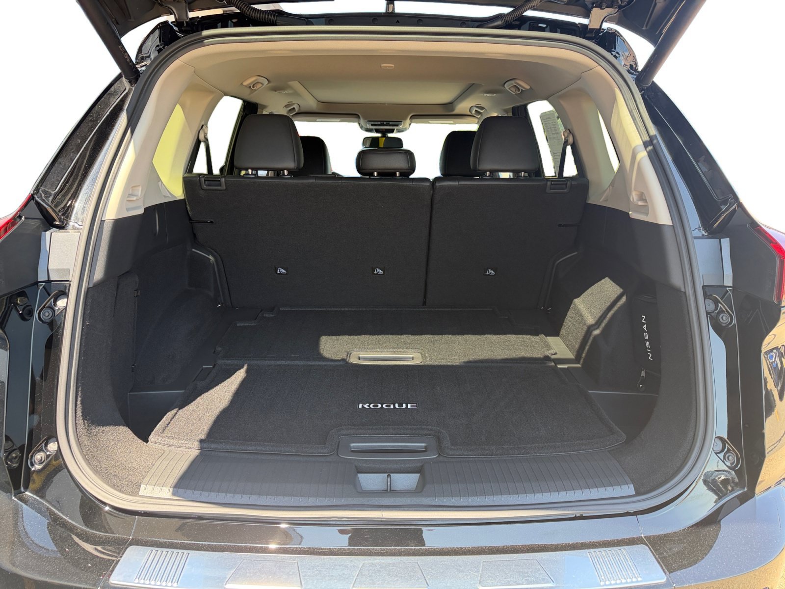 Used 2025 Super Black Nissan SL image 39
