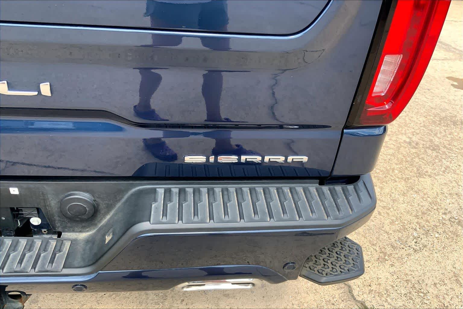 Used 2022 Pacific Blue Metallic GMC Denali image 10