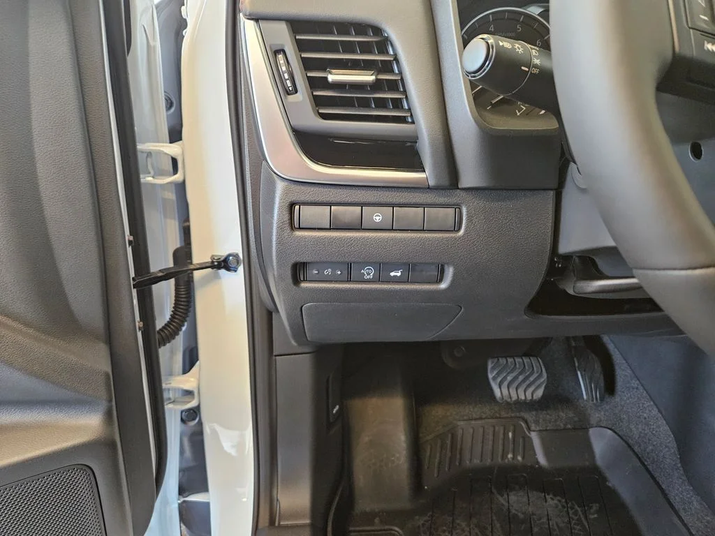 New 2026 Everest White Pearl TriCoat Nissan Rock Creek image 15