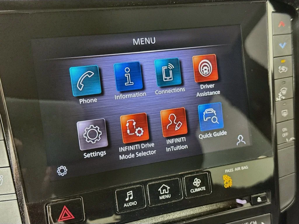 Certified Used 2020 Blue INFINITI LUXE image 17