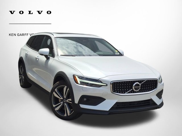 2026 Volvo V60 Cross Country Plus