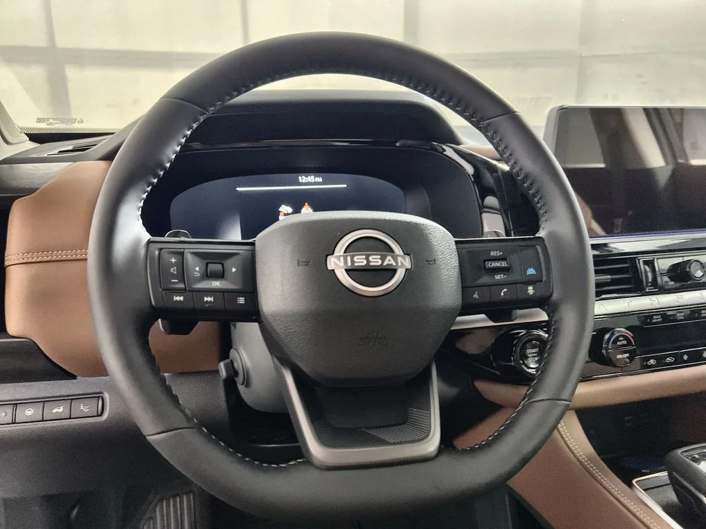 New 2026 Everest White Pearl TriCoat / Super Black Two-tone Nissan Platinum image 11