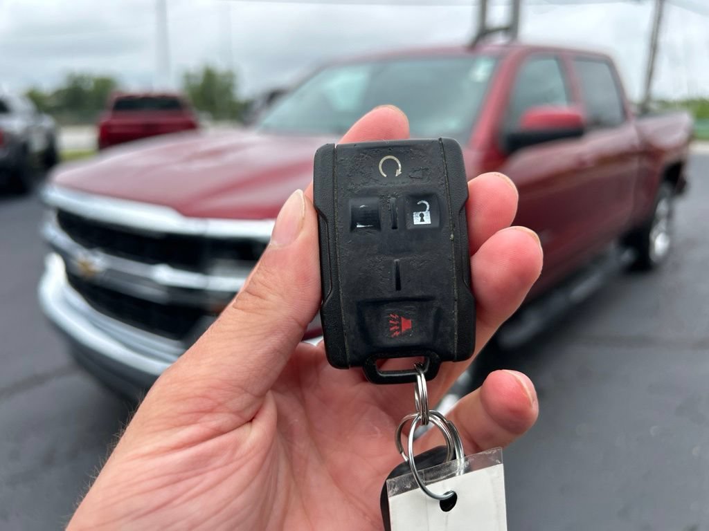 Used 2018 CAJUN RED TINTCOAT Chevrolet LT image 43
