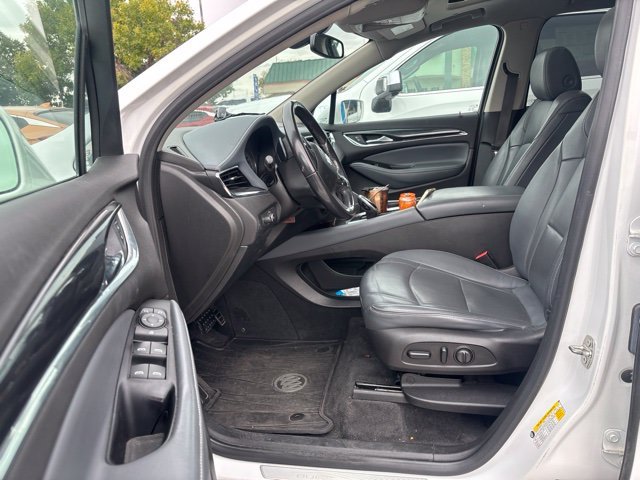 Used 2019 White Buick Essence image 5