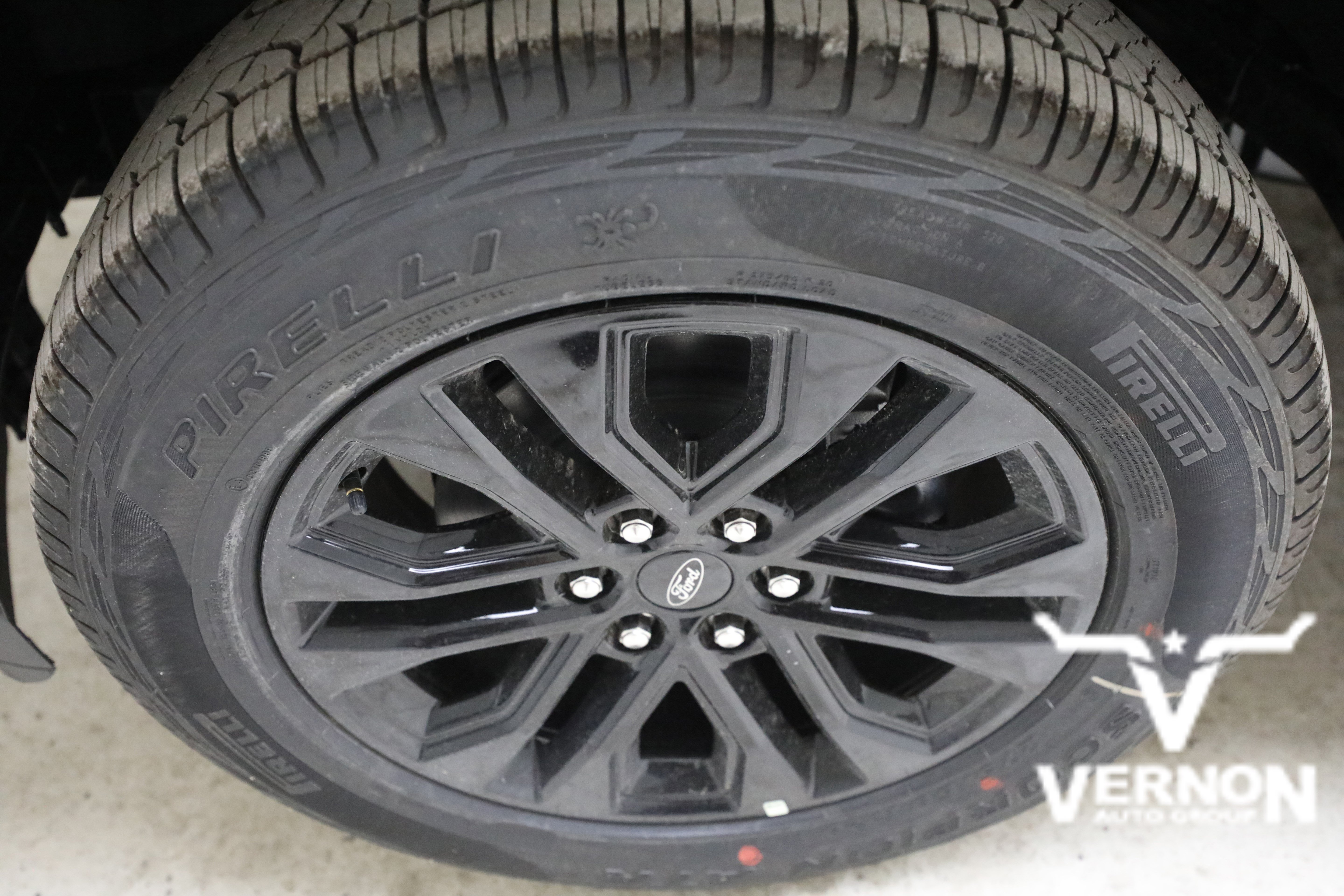 New 2026 Carbonized Gray Metallic Ford  image 30