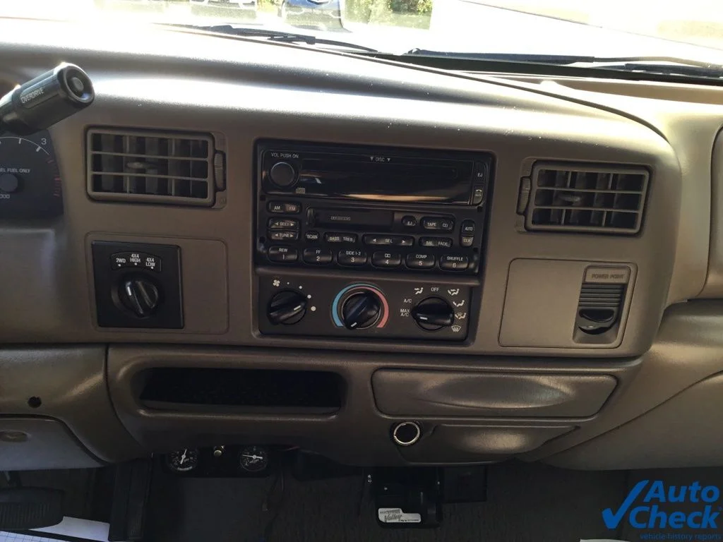 Used 2000 Black Ford Lariat image 41