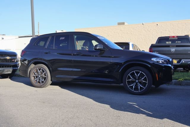 Used 2023 Black BMW xDrive30i image 3